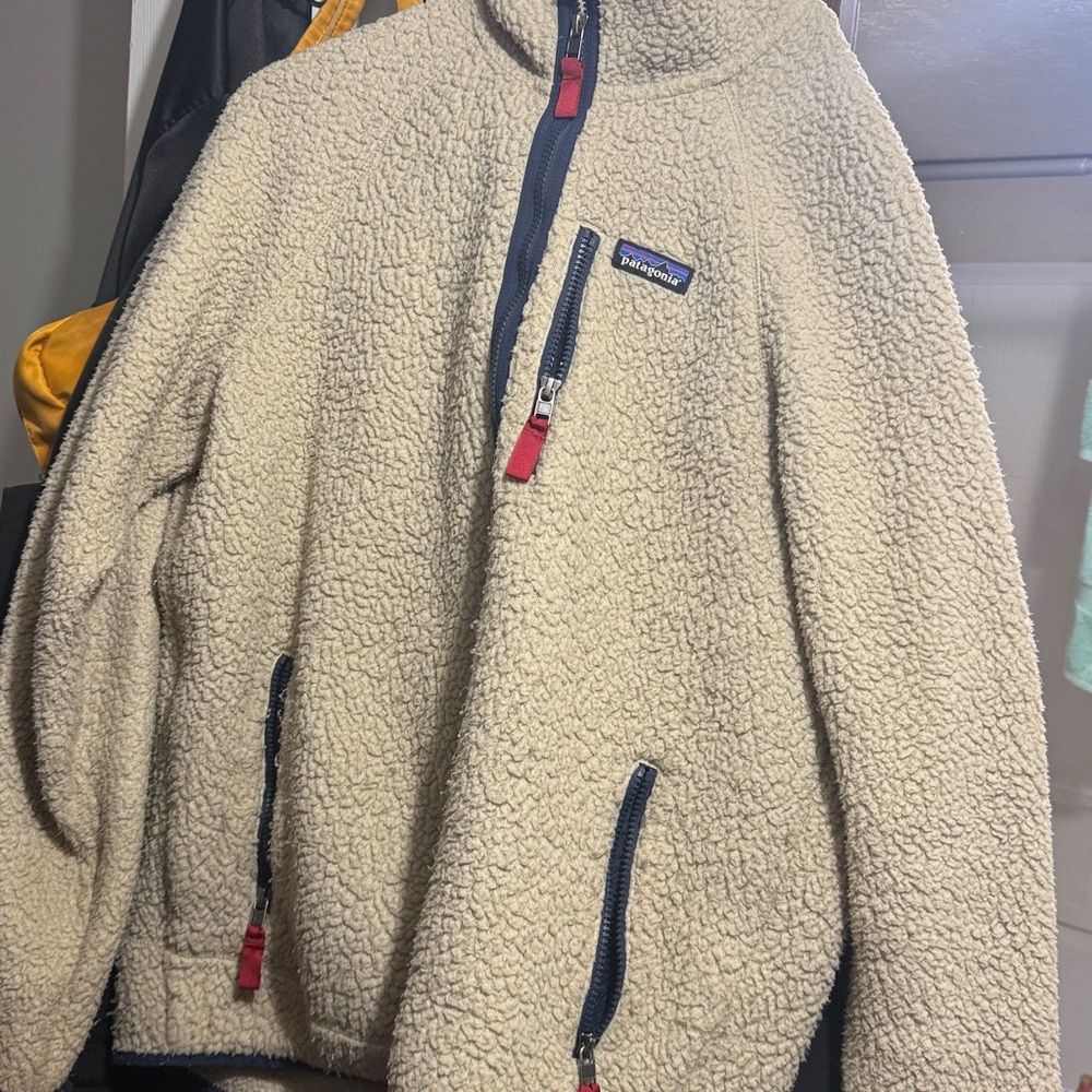Patagonia Off-White Fleece with Red and Blue Details - Picture 3 of 3